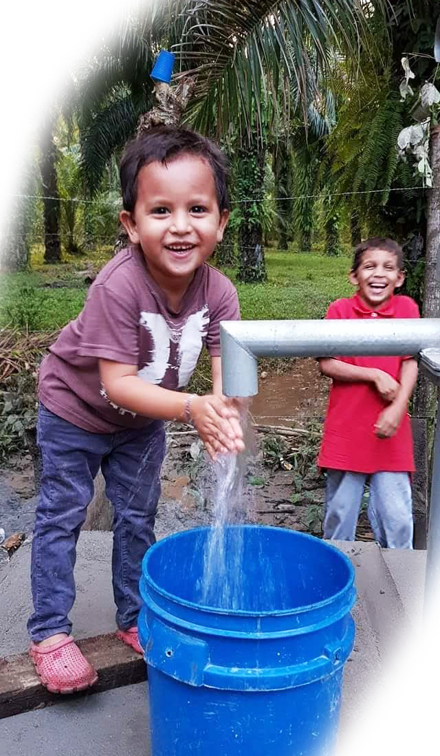 children-with-water
